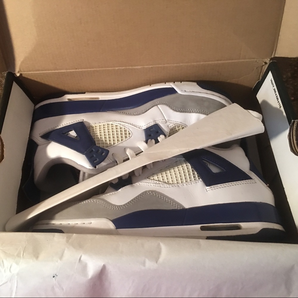 Jordan 4s